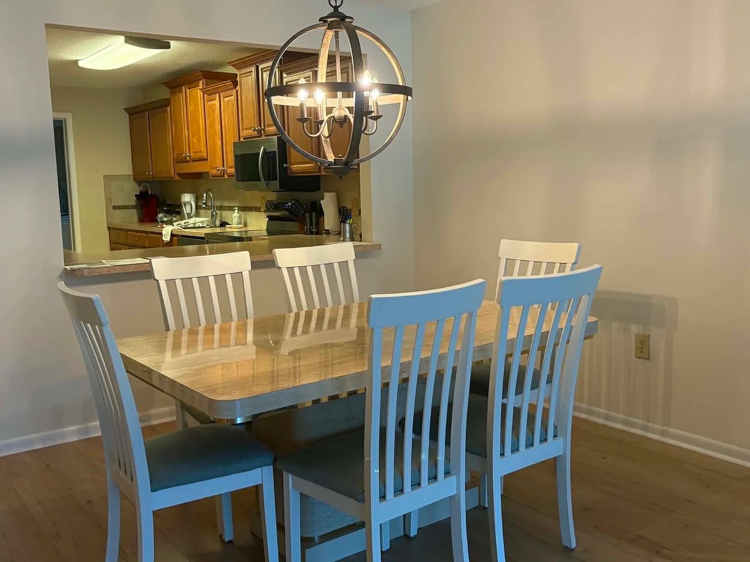 2 bed, 1371 sqft, $2,300 — Photo 3