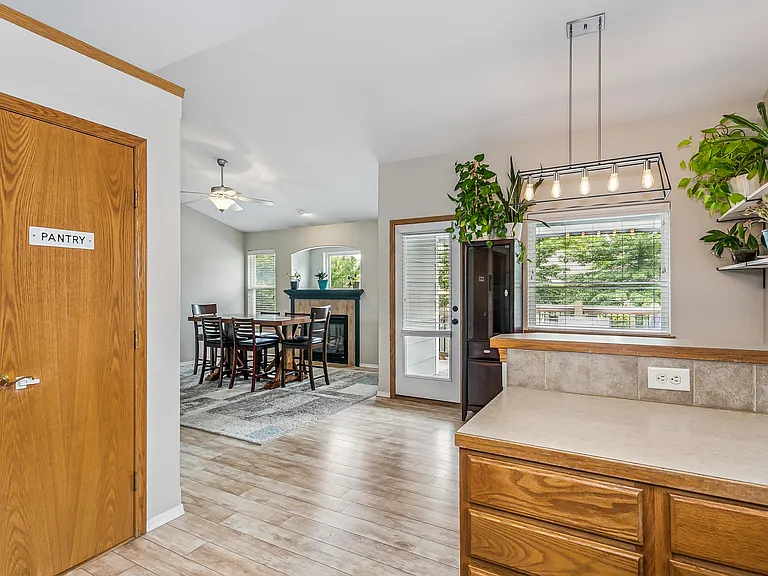864 S Sunset Cir — Photo 12