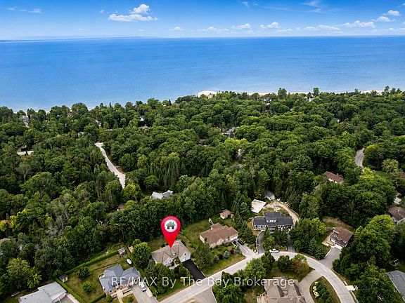 2nd image of 28 Bridlewood Cres