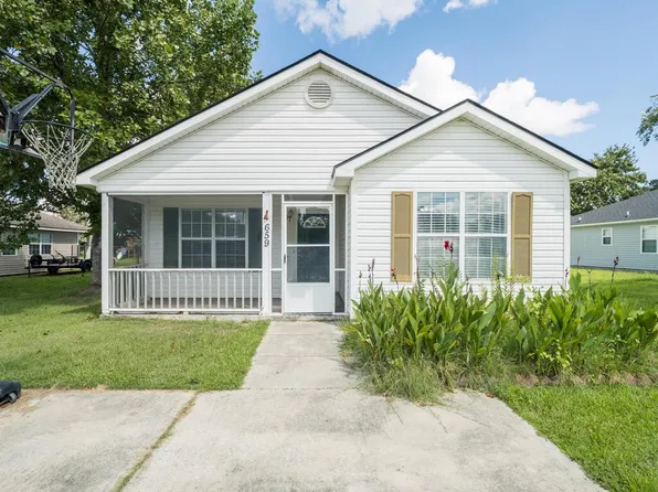 659 Johnson St, Ray City, GA 31645