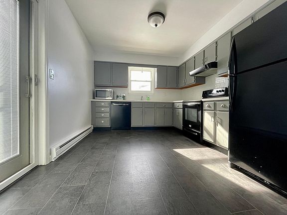 4th image of 4 Suncrest Dr #B