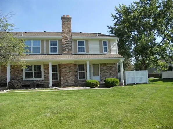 42193 Pellston Dr #281, Northville, MI 48167