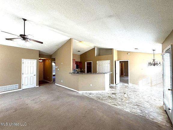 4th image of 6890 Wrenwood Dr