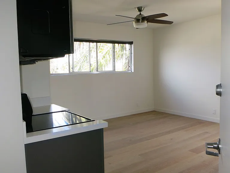 109 Breeze Ave #14 — Photo 6