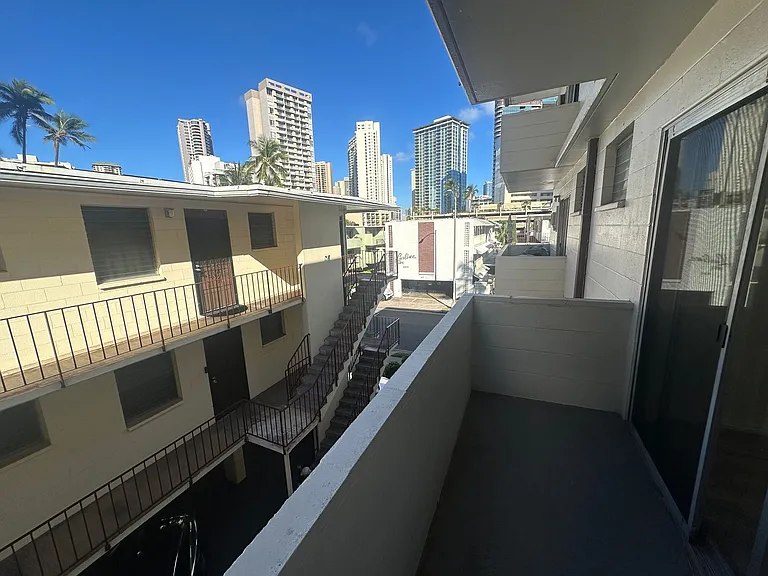 437 Pau St — Photo 5