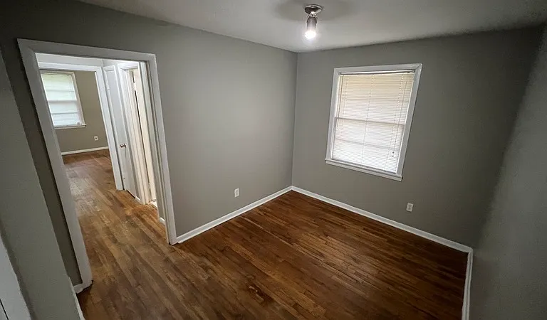 4914 Biscoe Ave — Photo 4
