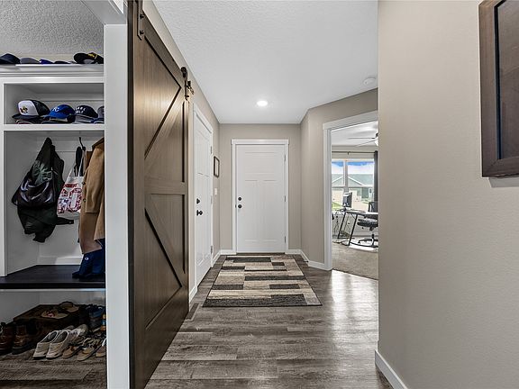 3rd image of 544 Driftwood Ln