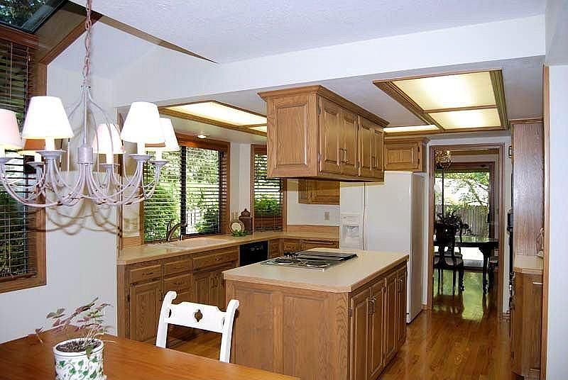 Kitchen - Center Island