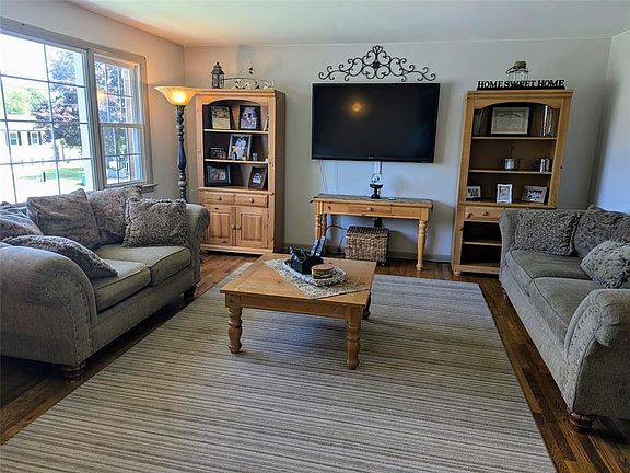 4th image of 2650 Clover Dr