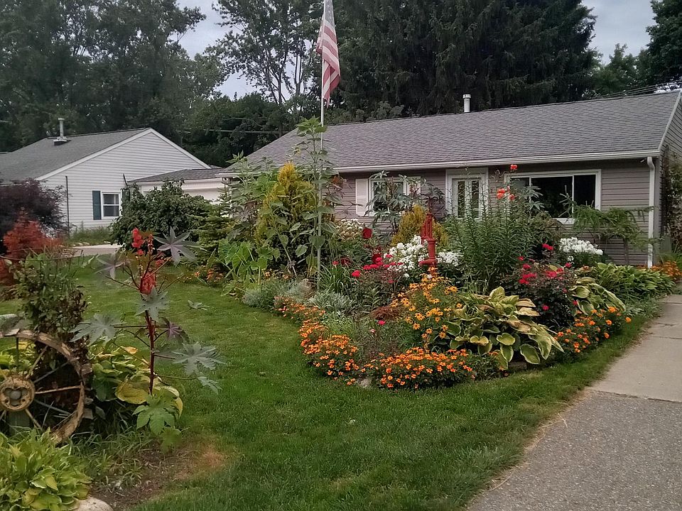 Tom is very clean very modern very quiet large yard with fire pit storage in garage.