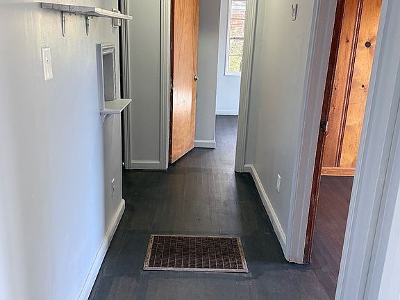 5th image of 3009 Cabot St
