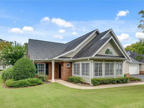 706 Village Ln, Roswell, GA 30075