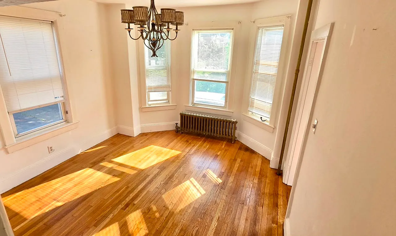 23 Beyer Pl — Photo 2