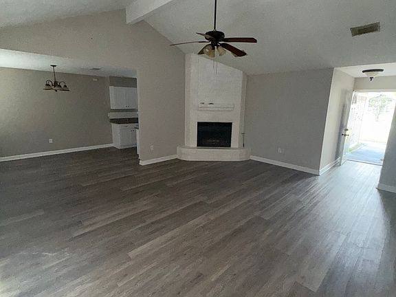 3rd image of 309 Portsmouth Dr