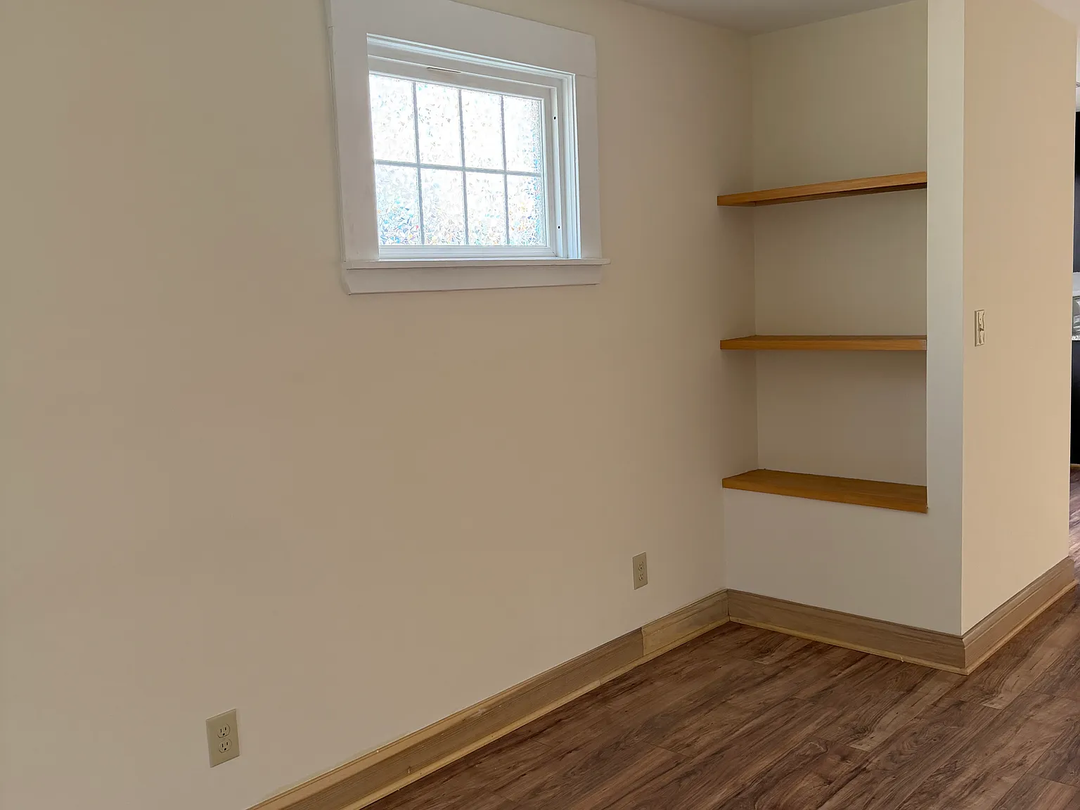 2 bed, 1.5 bath, 1700 sqft, $1,800 — Photo 3