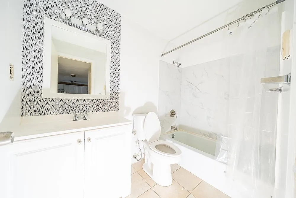 1 bed, 1.0 bath, 735 sqft, $1,695 — Photo 3