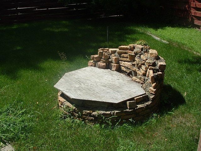 2nd image of 1522 Squire Ln