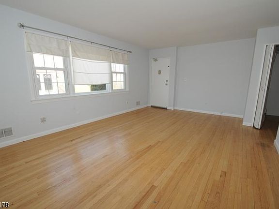 3rd image of 9 Stanford Dr APT 3A