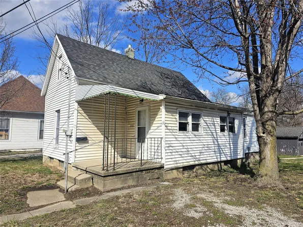 1231 Vandalia Rd, Hillsboro, IL 62049