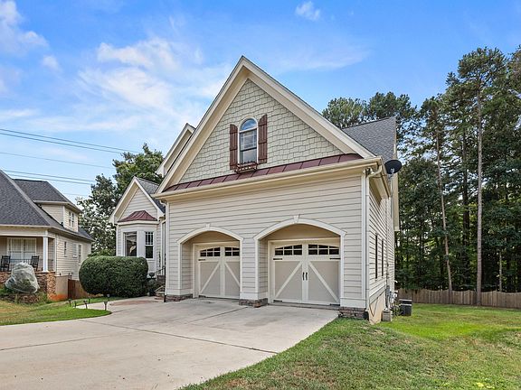 3rd image of 1412 Savannah Oaks Way
