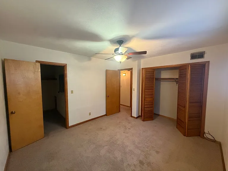 Riverview Apartments — Photo 4