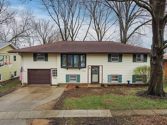 2nd image of 1217 Searle Dr