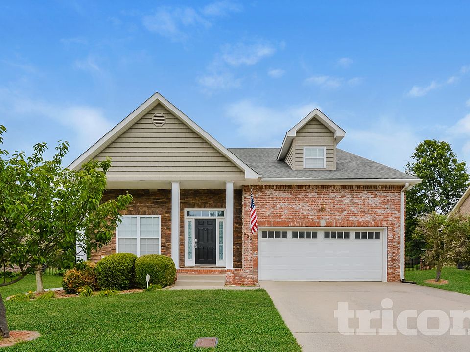 1st image of 935 Willow Cir
