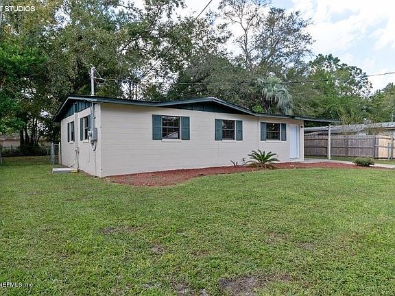 3rd image of 2588 Lourdes Dr W