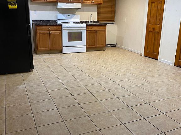 2nd image of 1015 Throggmorton Ave #1