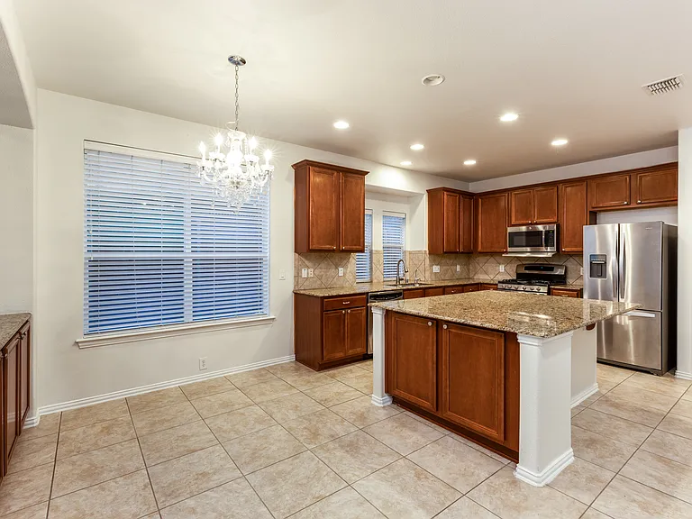 592 Burning Oak Dr — Photo 4