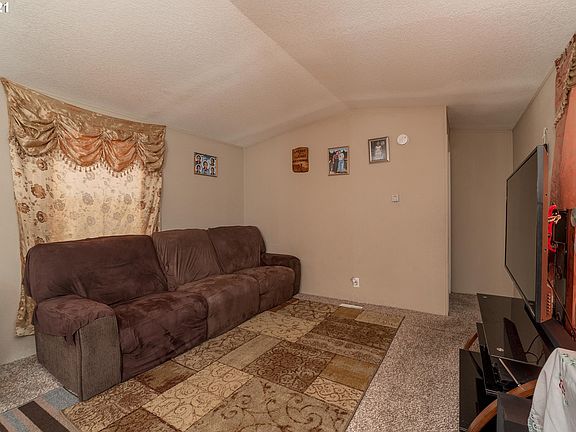 3rd image of 13401 NE 28th St Unit 403
