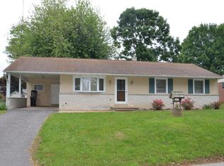 17 E Wynwood Dr, Lancaster, PA