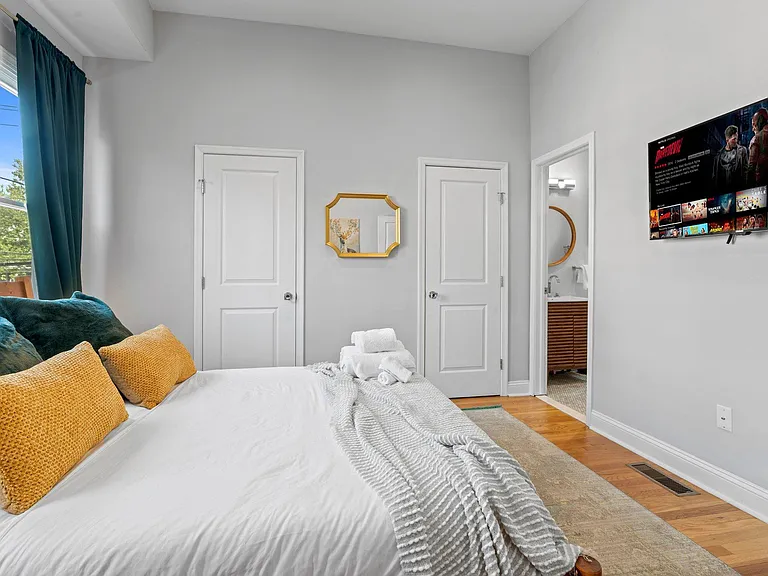 833 Corinthian Ave — Photo 30