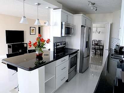 4th image of 16711 Collins Ave APT 1406