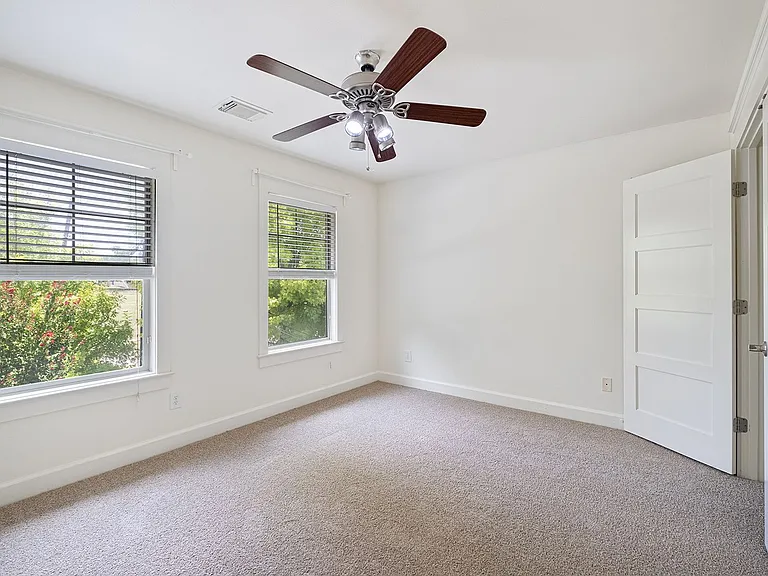 5608 Grover Ave — Photo 18