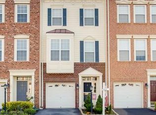 562 Edmonton Ter NE, Leesburg, VA 20176