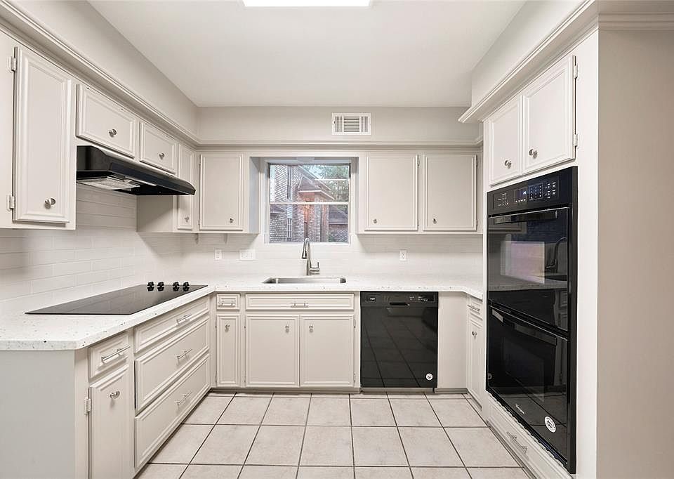 1st image of 2715 Wildridge Dr