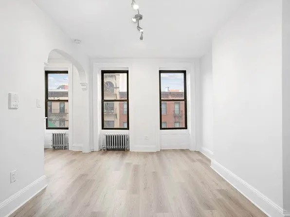 213 5th Avenue image 3 of 19