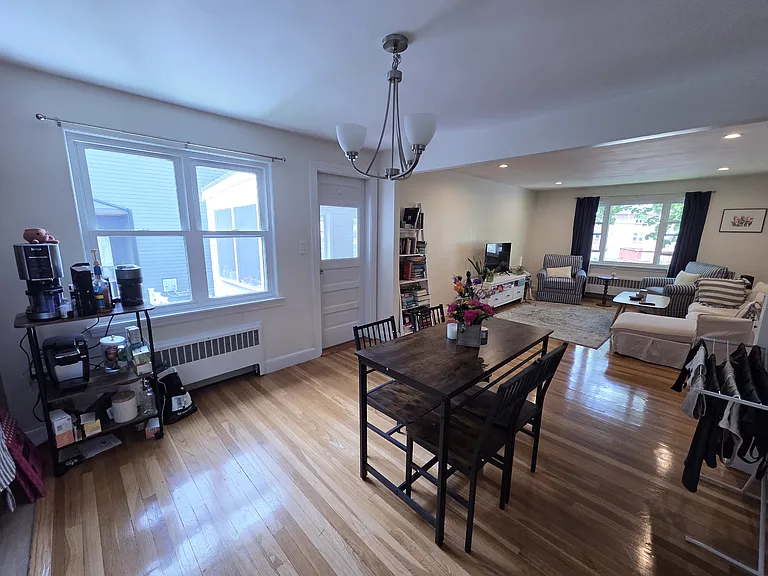 12-14 Louise Rd — Photo 4