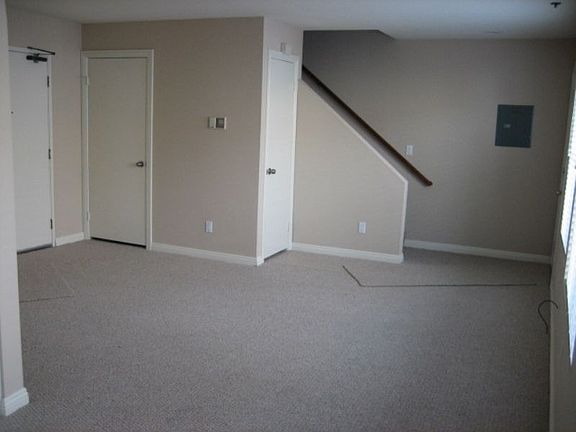 2nd image of 10938 Moorpark St APT 101