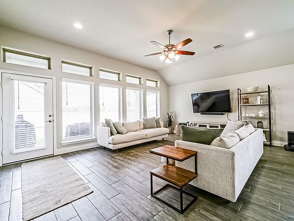 5th image of 4202 Baldcypress Ct