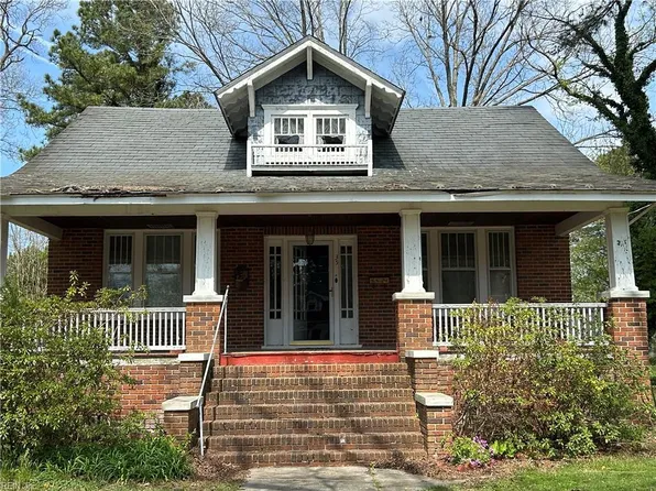 35 Kerr St, Onancock, VA 23417