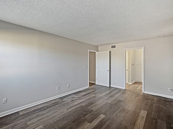 5th image of 102 General Jackson Ln