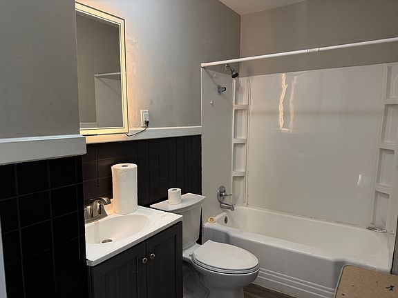 5th image of 2023 E Locust St