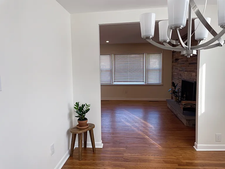 1401 E Mermaid Ln — Photo 3