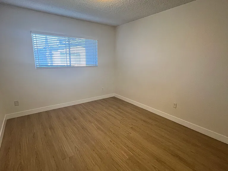 8415 Amigo Ave #8 — Photo 7
