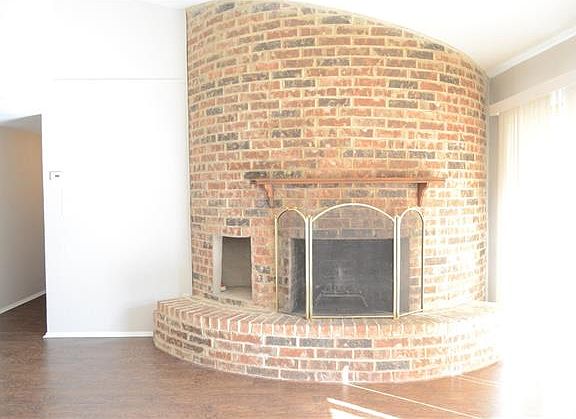 4th image of 1612 E Park Blvd