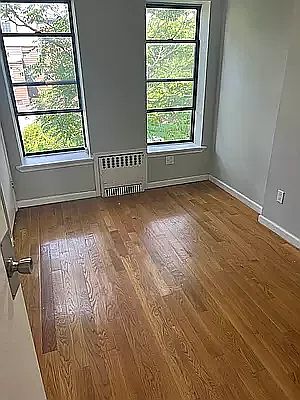 4th image of 42 Carlton Ave APT 1L