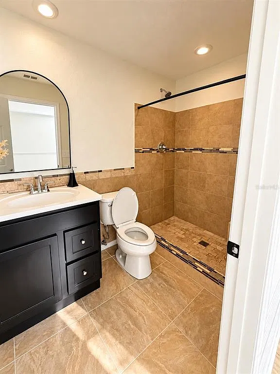 3 bed, 2.0 bath, 1206 sqft, $2,000 — Photo 3