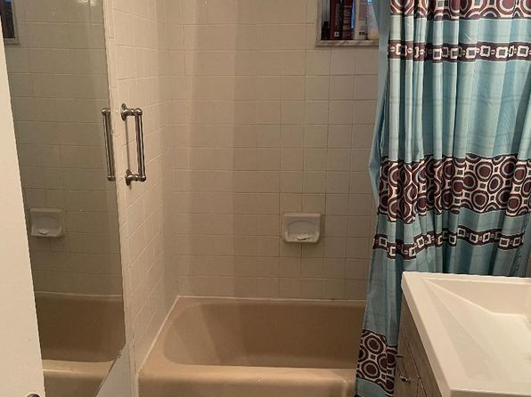 9 Cedar St APT 1R